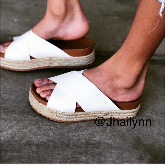 4xs HP 🎉HP WHITE ESPADRILLE SANDAL - Picture 3 of 8